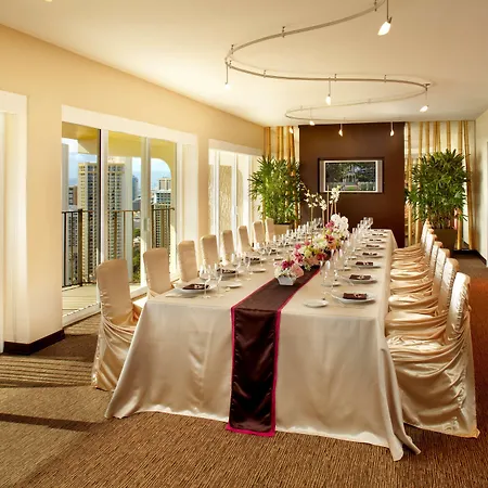 Hilton Waikiki Beach Resort & Spa-2